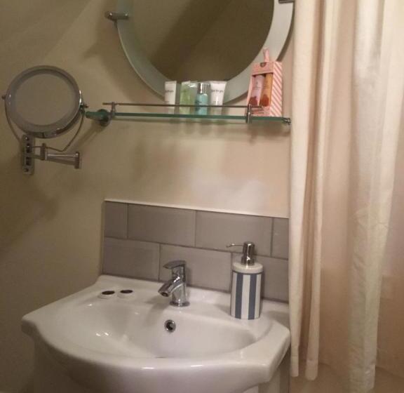 פנסיון Ivy Todd Cottage