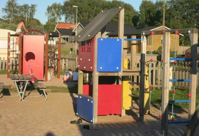 Vallersviks Vandrarhem änggården