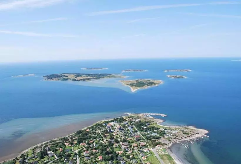 Vallersviks Vandrarhem änggården