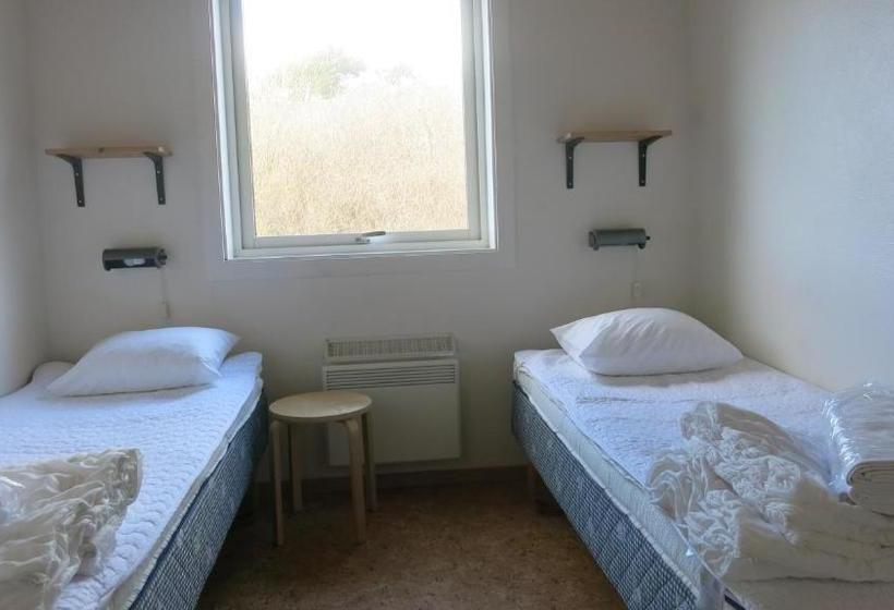 Vallersviks Vandrarhem änggården