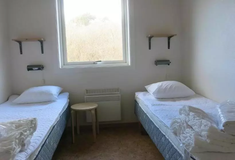 Vallersviks Vandrarhem änggården