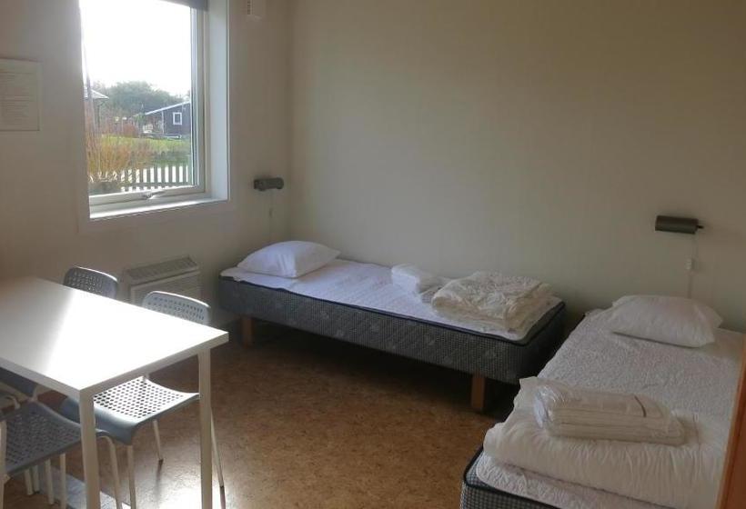 Vallersviks Vandrarhem änggården