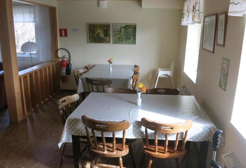 Vallersviks Vandrarhem änggården