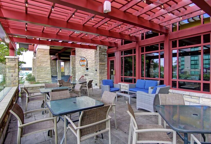 Doubletree Fallsview Resort & Spa By Hilton Niagara Falls