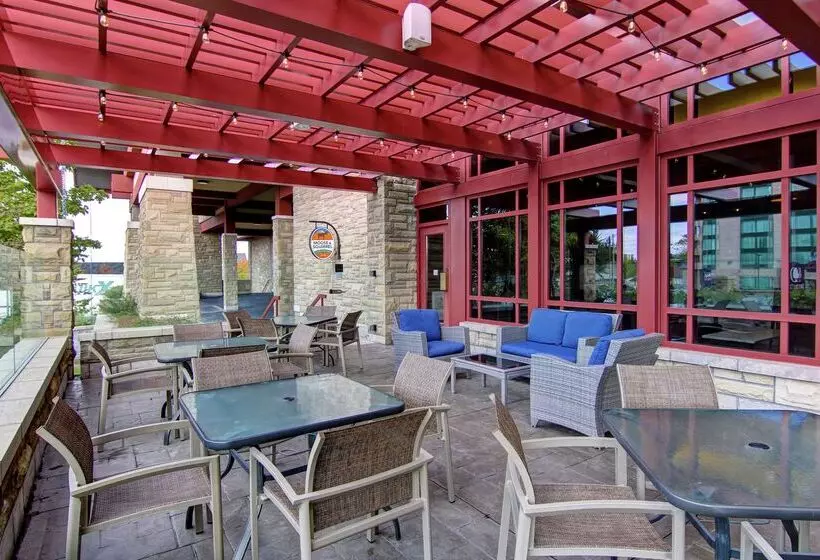 Doubletree Fallsview Resort & Spa By Hilton Niagara Falls