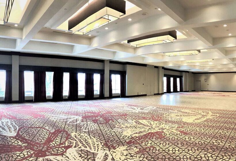 Doubletree Fallsview Resort & Spa By Hilton Niagara Falls