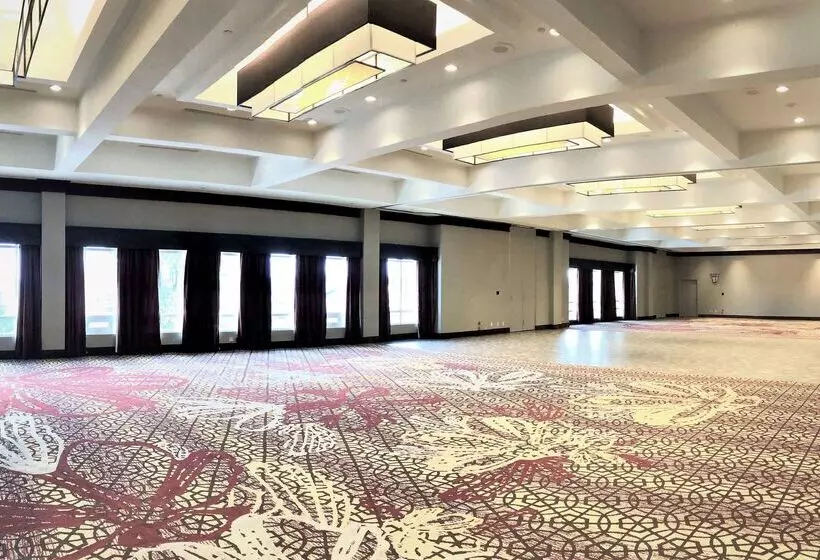 Doubletree Fallsview Resort & Spa By Hilton Niagara Falls