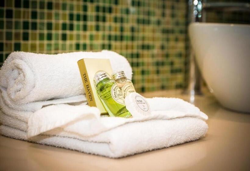 Carrigaline Court Hotel & Leisure Centre