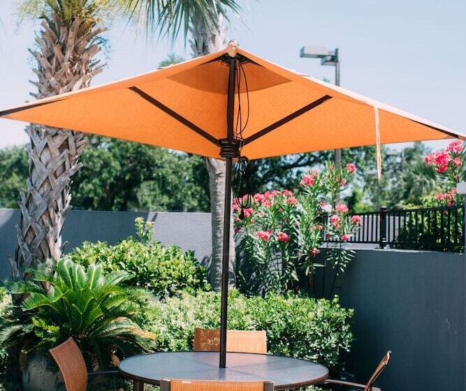 Hotel Courtyard By Marriott Gulfport Beachfront