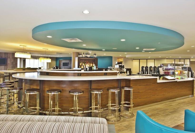 Hotel Courtyard By Marriott Gulfport Beachfront