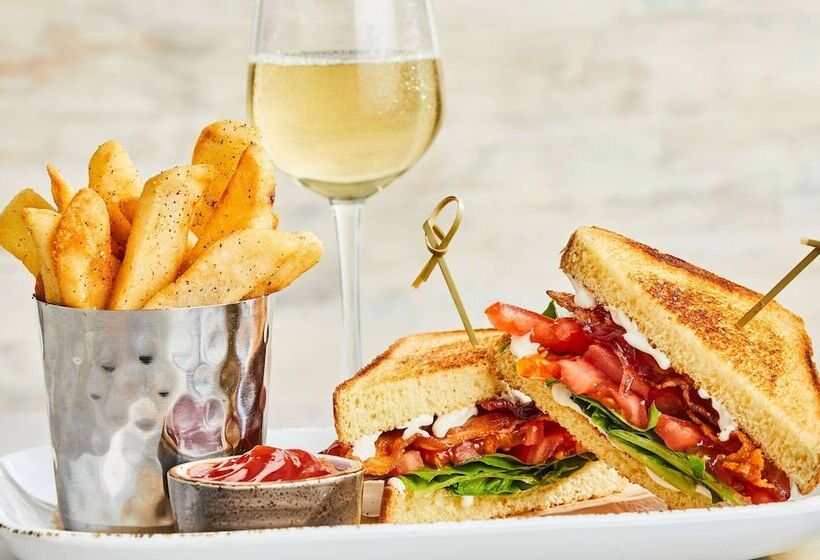 Hotel Courtyard By Marriott Gulfport Beachfront