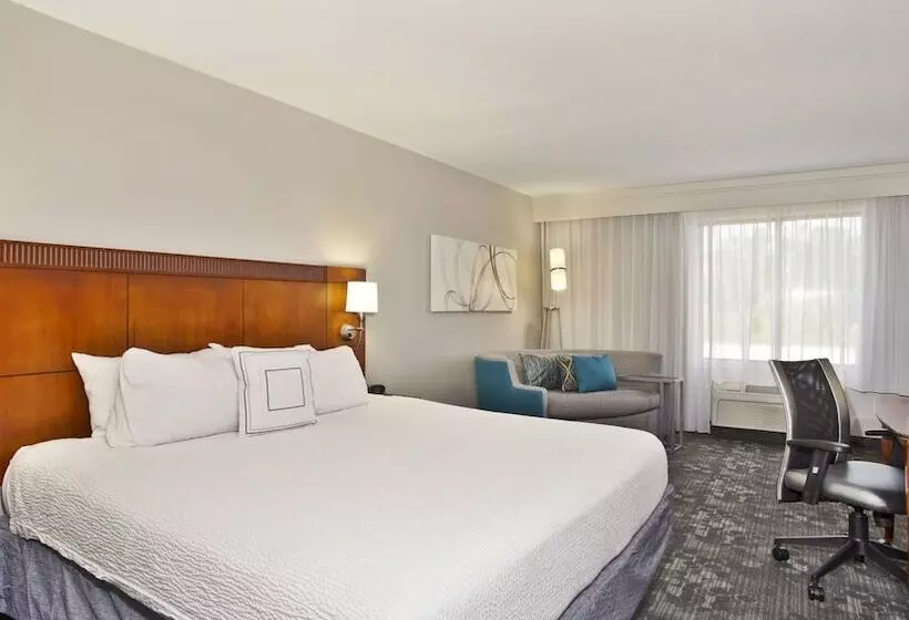 فندق Courtyard By Marriott Gulfport Beachfront