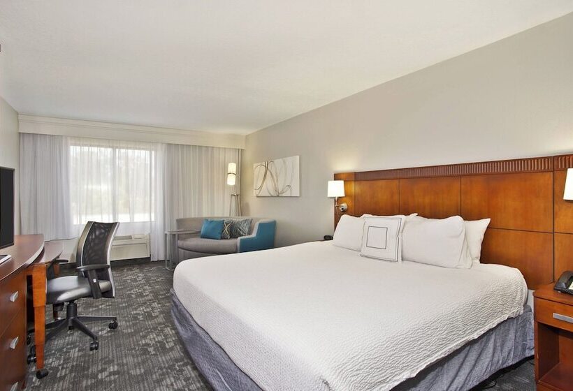 Hotel Courtyard By Marriott Gulfport Beachfront