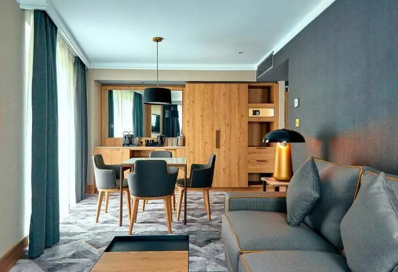 בית מלון כפרי Crowne Plaza Marlow, An Ihg