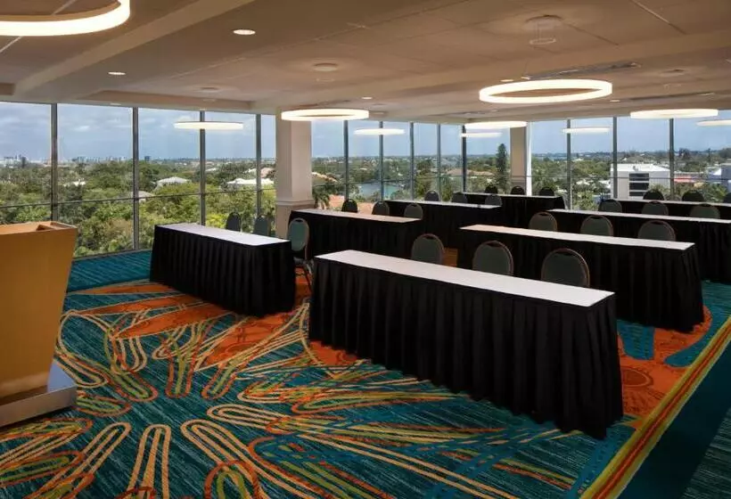 فندق Cirque St. Armands Beachside