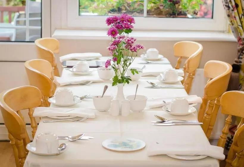 فندق Killarney Lodge