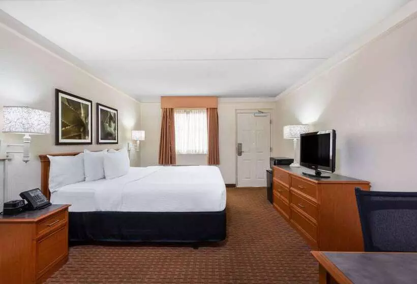 בית מלון כפרי La Quinta East Deerfield Beach   Boca Raton