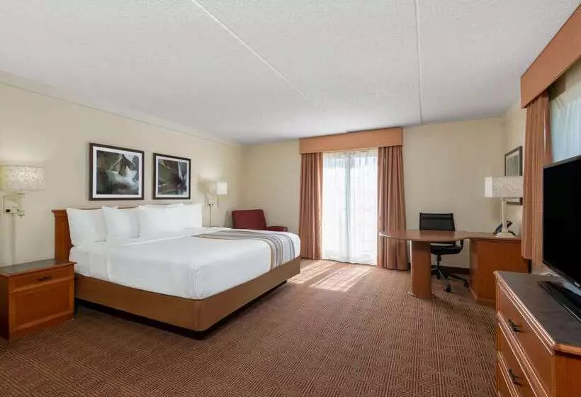 בית מלון כפרי La Quinta East Deerfield Beach   Boca Raton