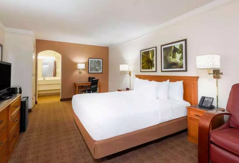 בית מלון כפרי La Quinta East Deerfield Beach   Boca Raton