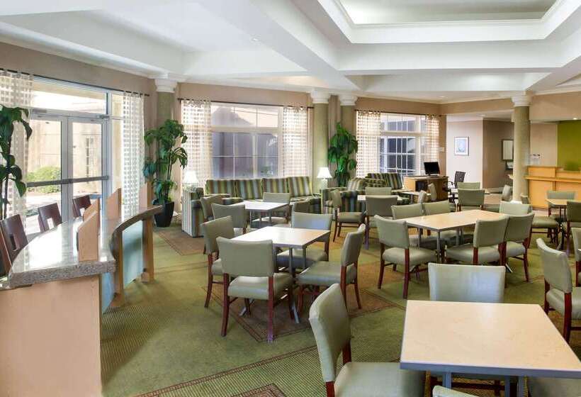 هتل La Quinta By Wyndham Austin Southwest