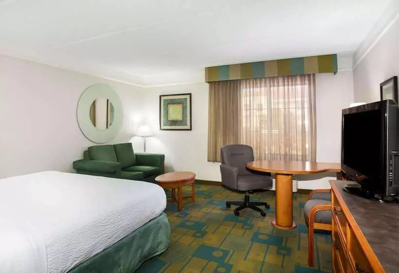 ホテル La Quinta By Wyndham Austin Southwest