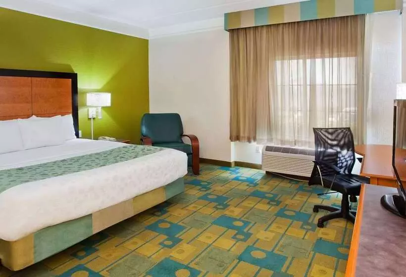 هتل La Quinta By Wyndham Greenville Haywood