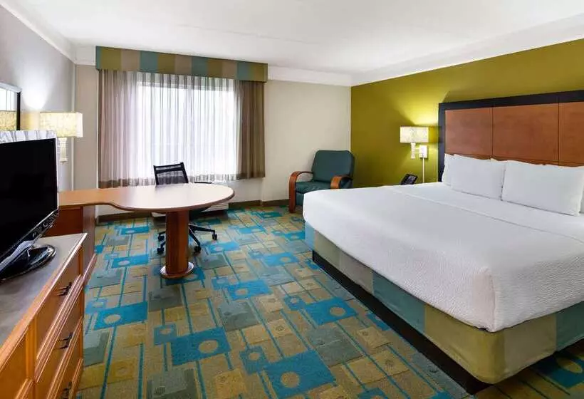 هتل La Quinta By Wyndham Greenville Haywood