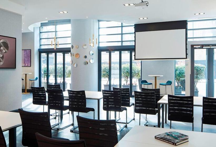 ホテル London Marriott Maida Vale