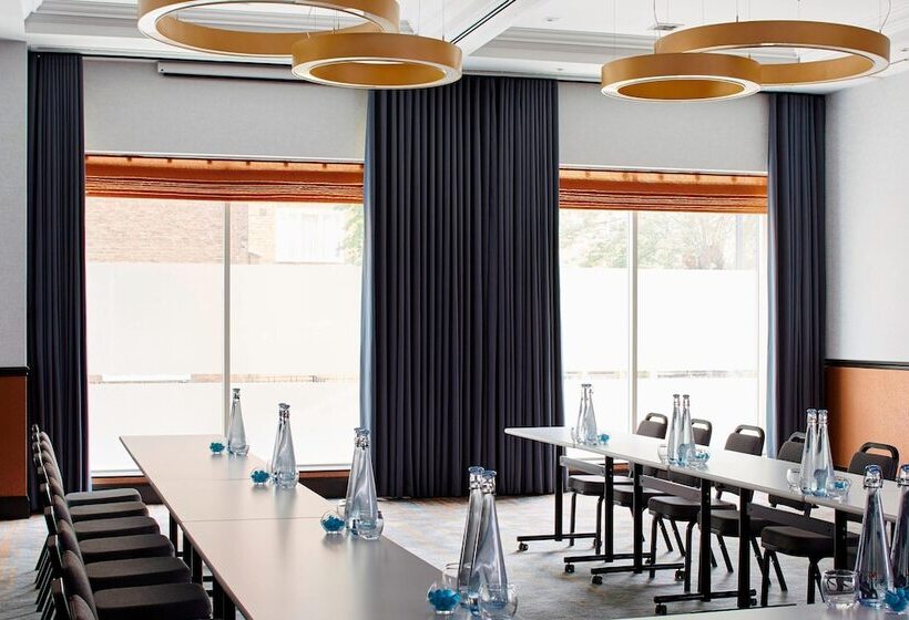 ホテル London Marriott Maida Vale