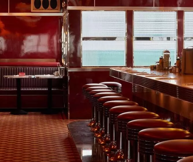 Lafayette Hotel & Club