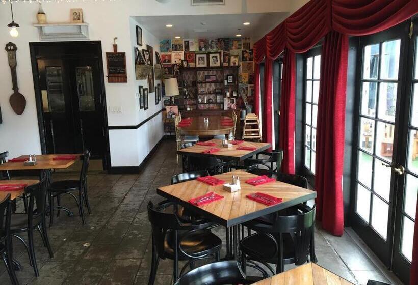 Lafayette Hotel & Club