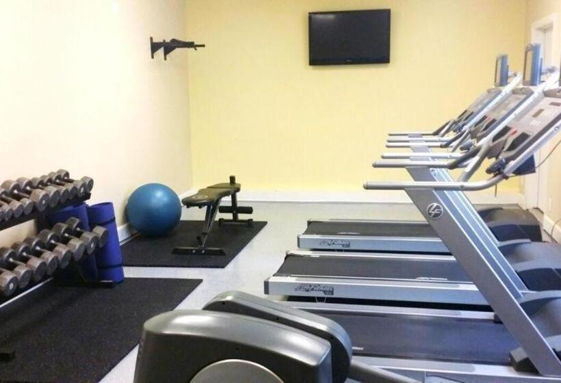 Lafayette Hotel & Club