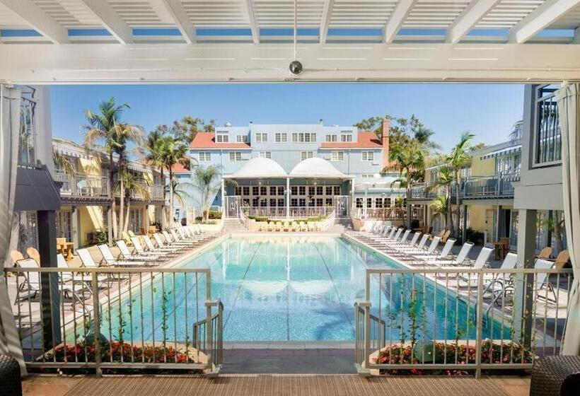 Lafayette Hotel & Club