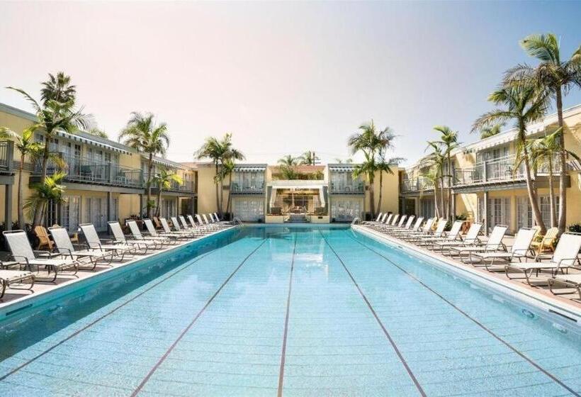 Lafayette Hotel & Club