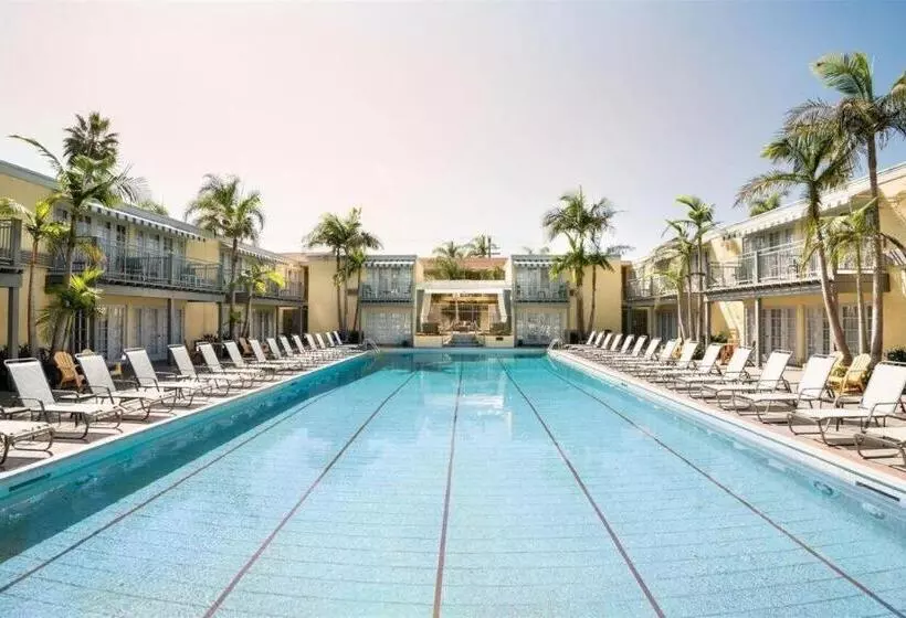 Lafayette Hotel & Club