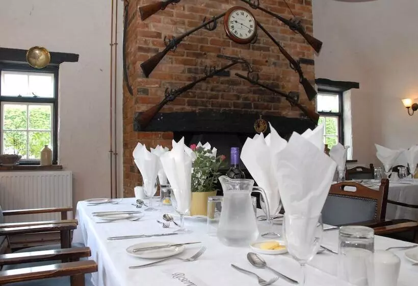 Отель The Peacock Country Inn