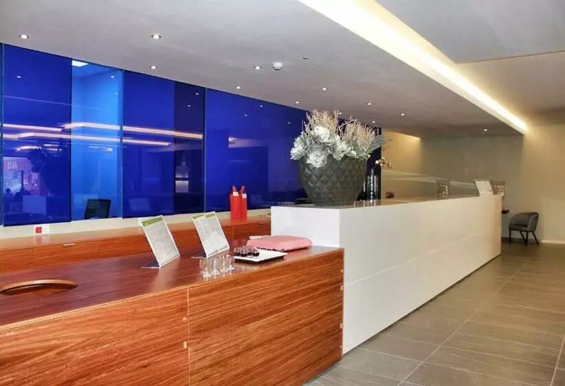 בית מלון כפרי The Views Monumental