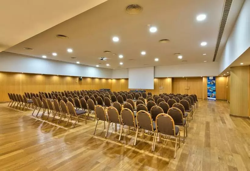 בית מלון כפרי The Views Monumental