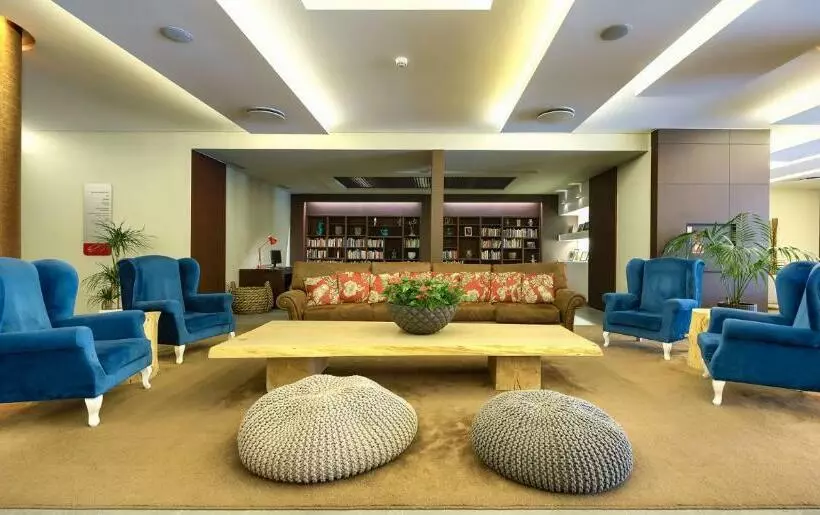 בית מלון כפרי The Views Monumental