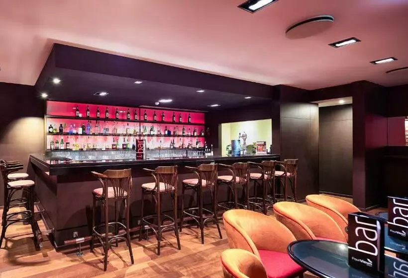 בית מלון כפרי The Views Monumental