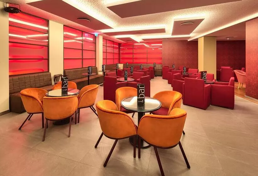 בית מלון כפרי The Views Monumental