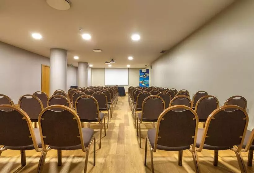 בית מלון כפרי The Views Monumental