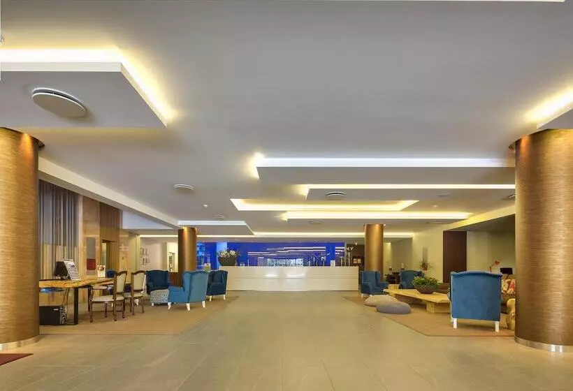 בית מלון כפרי The Views Monumental