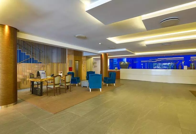 בית מלון כפרי The Views Monumental