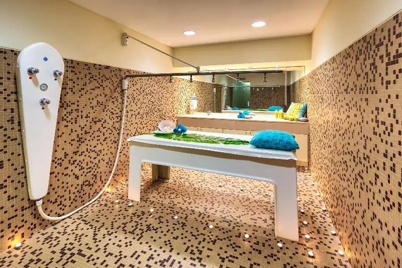 בית מלון כפרי The Views Monumental