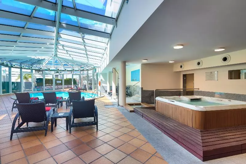 בית מלון כפרי The Views Monumental