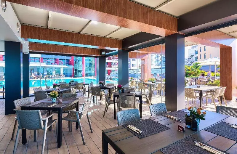 בית מלון כפרי The Views Monumental