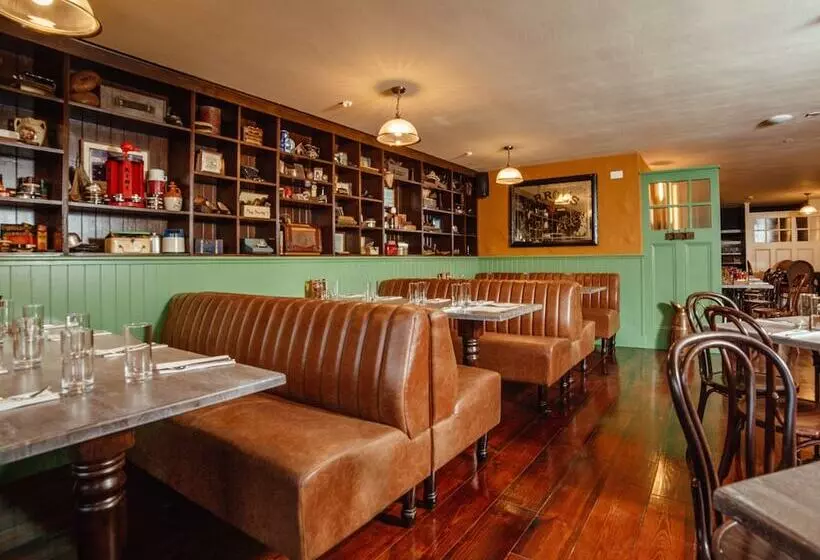 Отель The Wyatt