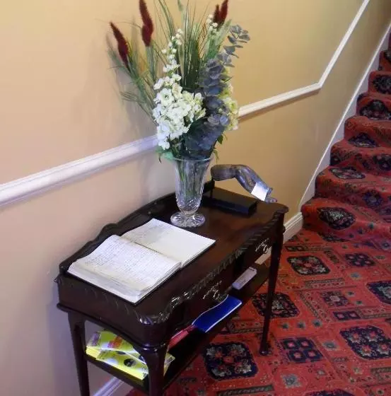 پانسیون Achill House