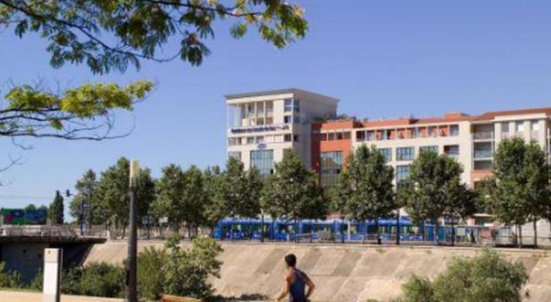 اقامتگاه Madame Vacances Résidence Les Consuls De La Mer